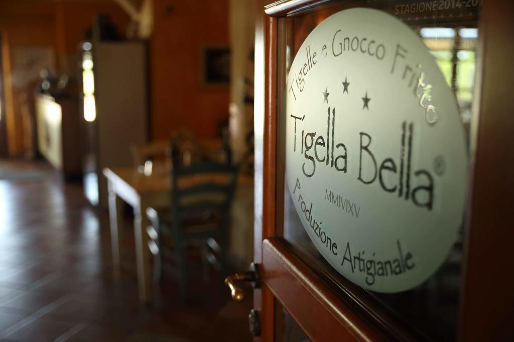 Agriturismo Corte Pellegrini サン・マルティーノ・ブオン・アルベルゴ エクステリア 写真