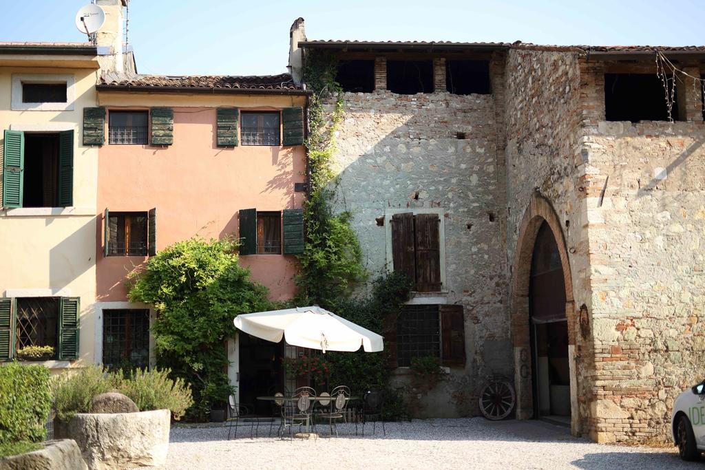 Agriturismo Corte Pellegrini サン・マルティーノ・ブオン・アルベルゴ エクステリア 写真