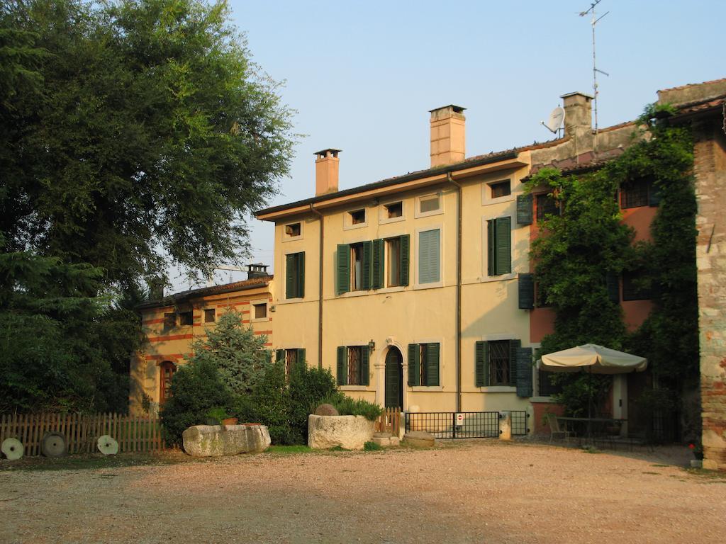 Agriturismo Corte Pellegrini サン・マルティーノ・ブオン・アルベルゴ エクステリア 写真